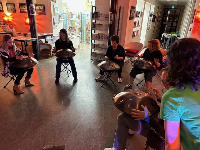 Handpan initiation