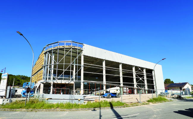 La maison des sports arrive, patience…